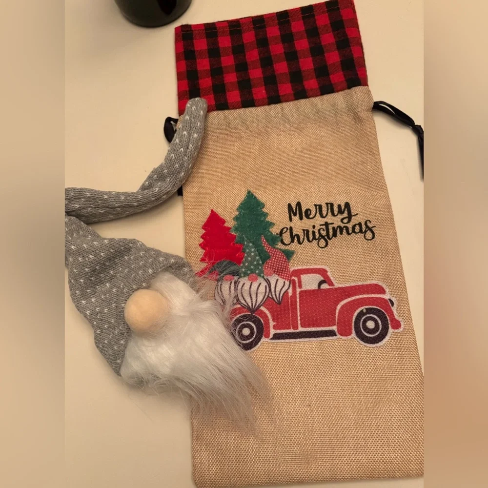 NWT Set of Two-Festive Wine Bag & Gnome Bottle Topper